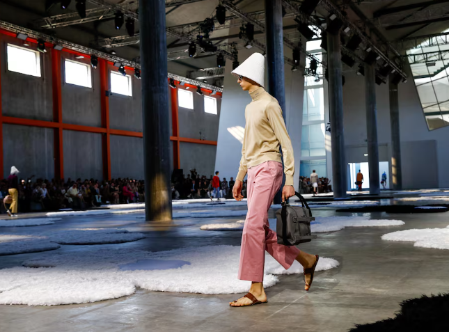 "Prada" plagiatlıqda ittiham olunur - FOTOLAR